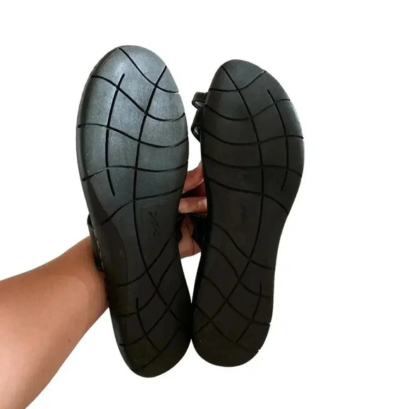 B.O.C. Women's Flat Sandals Slip-on Slides Flip Flops Black Faux Leather Size 11 - Picture 2 of 5